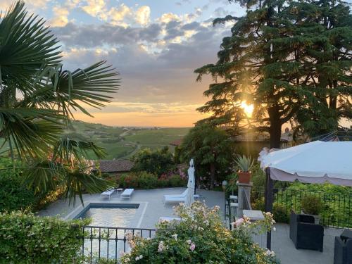 Vista/Panorama, 7 bedrooms villa with private pool enclosed garden and wifi at Ca' dei Rovati in Cigognola