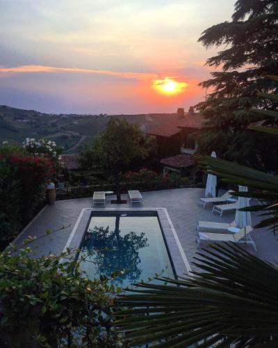 7 bedrooms villa with private pool enclosed garden and wifi at Ca' dei Rovati