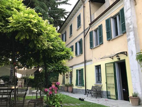 Esterno, 7 bedrooms villa with private pool enclosed garden and wifi at Ca' dei Rovati in Cigognola