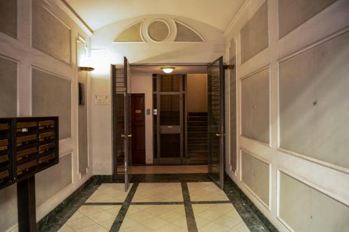 Cavour Rosa Apartment by Mamo Florence - image 4