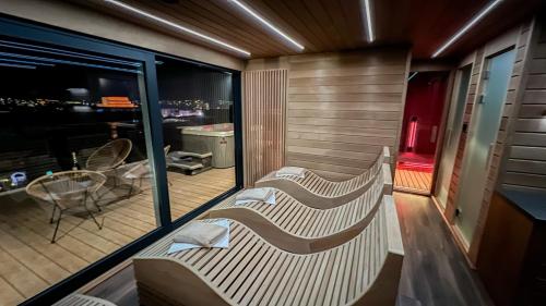 Boutique HOTEL 11 - image 12