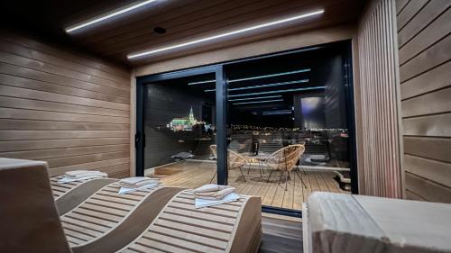 Boutique HOTEL 11 - image 13