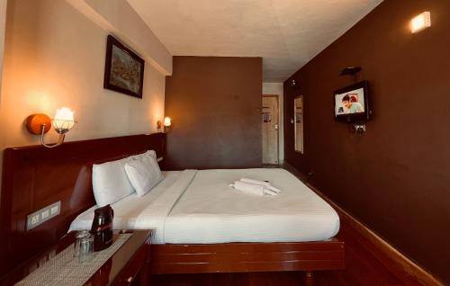 Deluxe Double Room image 7