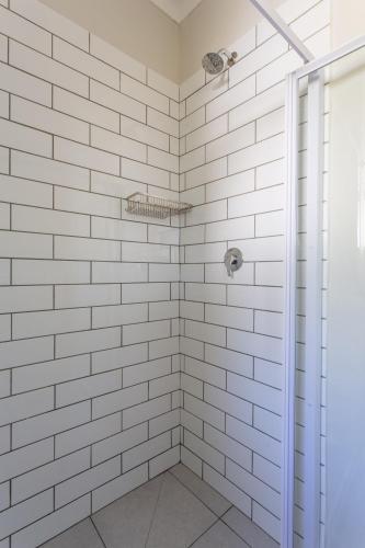 Two-Bedroom Apartment image 6