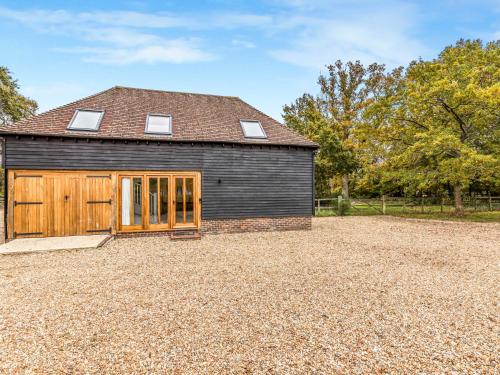 Pass the Keys Peaceful woodland lodge with two bedrooms
