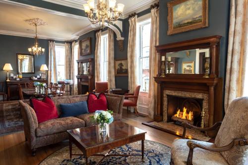 Kehoe House Historic Inns of Savannah Collection - image 11