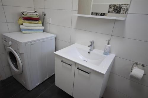 Big Comfortable Apartment with spacious garden