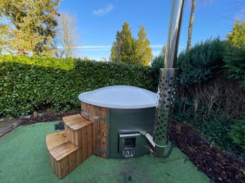  Chalet met prive SAUNA en HOTTUB - VELUWE in Voorthuizen