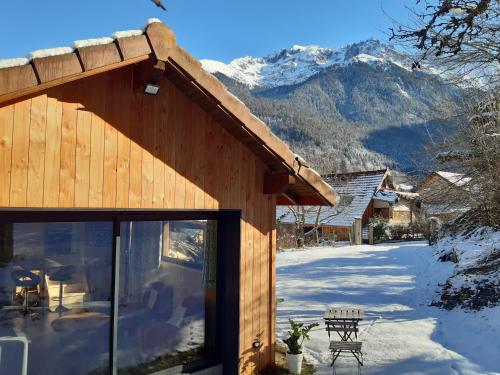 Gîte l'Eterlou - Chalet cosy avec jardin et vue sur Belledonne - Saint-Mury-Monteymond