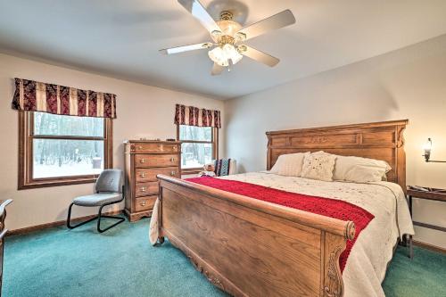 Inviting Lake Vue Lodge Home with Fire Pit and Deck in Lewiston, USA
