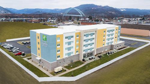 Holiday Inn Express & Suites - Moundsville, an IHG Hotel