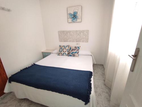 2 twin beds, 1 sofa bed