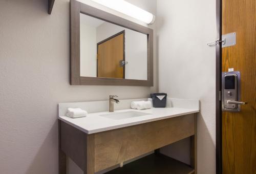 Red Roof Inn Lawrenceburg Red Roof Inn Lawrenceburg