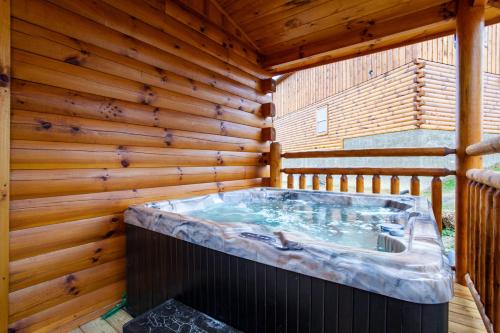 Swimming Bears Lodge 1 with Indoor Pool and Hot Tub in Pigeon Forge, USA