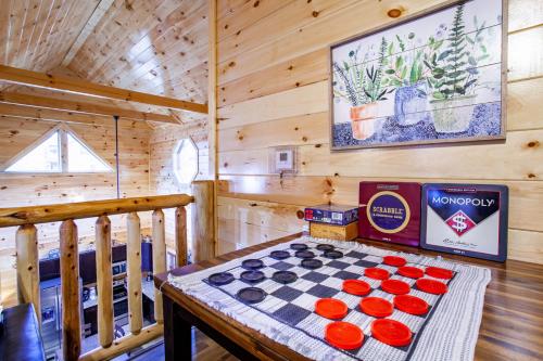 Swimming Bears Lodge 1 with Indoor Pool and Hot Tub in Pigeon Forge, USA