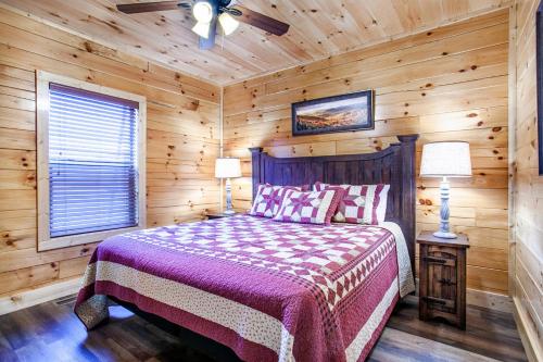 Swimming Bears Lodge 1 with Indoor Pool and Hot Tub in Pigeon Forge, USA
