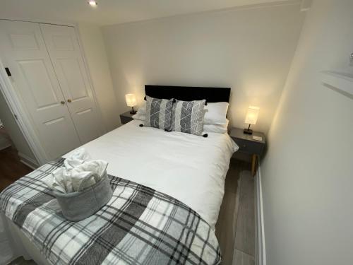 Picture of Westons Hideaway, 2 Bed, Free Parking, 6 Mins Walk To Beach,