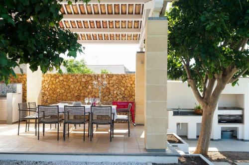 Composed by spacious and elegant see view suites with garden gîte à louer Mercatello