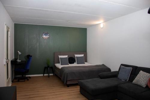 Entire Apartment Malmö 2 Bedrooms-Tv Lounge-Balcony - Malmö