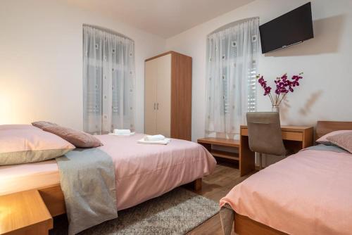 Split Old Town Cozy Apartment, Split (photo 10)