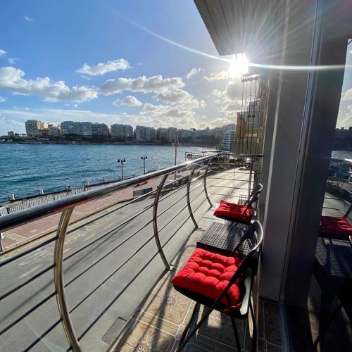 F2 - Lovely two bedrooms Flat sea View, St Julians 3