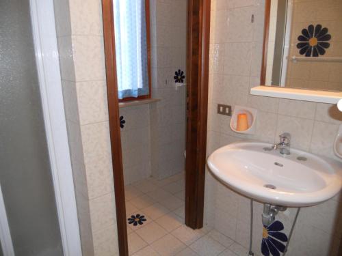 2 bedrooms, 4 beds
