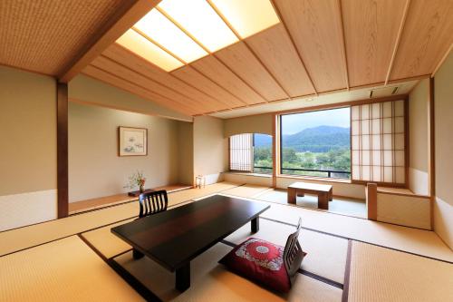 Japanese-Style Room