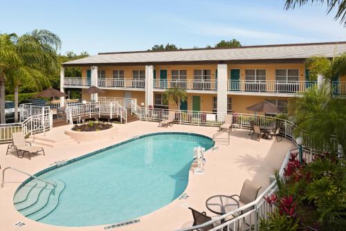 ทัศนียภาพภายนอกโรงแรม, Super 8 by Wyndham Ellenton Bradenton Area in เอลเลนตัน (FL)