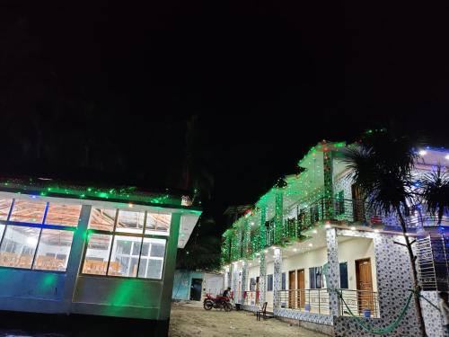 Vista exterior, Hotel Royal Beach & Restaurant in St. Martin's Island