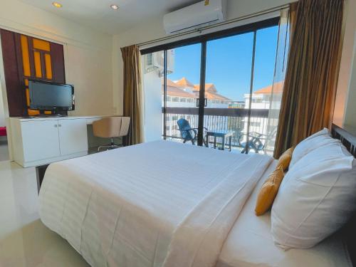 room detail thumbnail 1