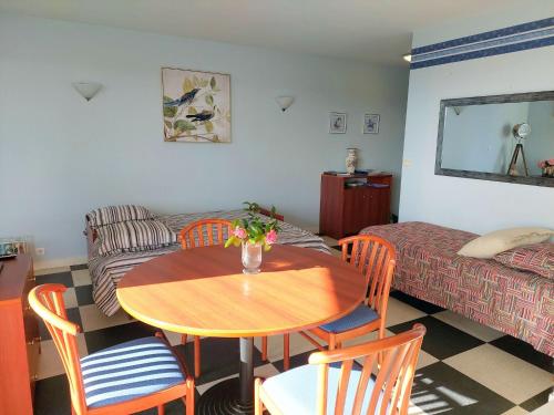 Apartment in Cornouaille near Sandy Beach, Bénodet (foto 8)