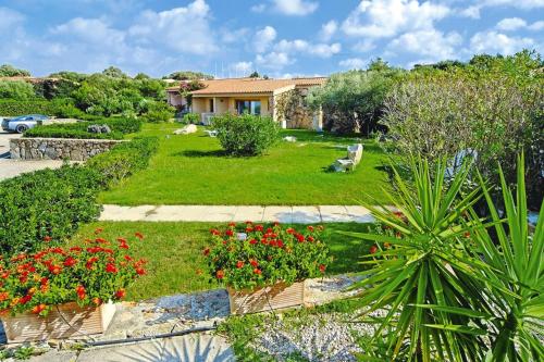  Terraced house in holiday residence Il Nido dei Gabbiani, Porto Pollo, Pension in Porto Pollo