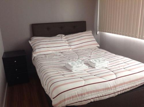 Antonios place 2BR Loft at Fort Victoria BGC w/ Free Wifi & Netflix