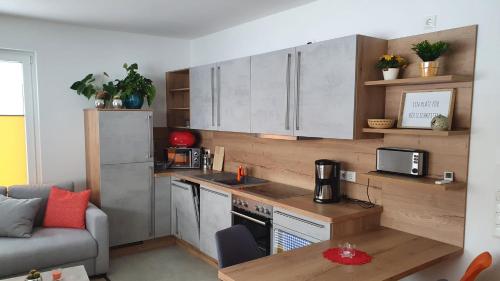 Kitchen, Moderne, barrierefreie Ferienwohnung in Neundorf