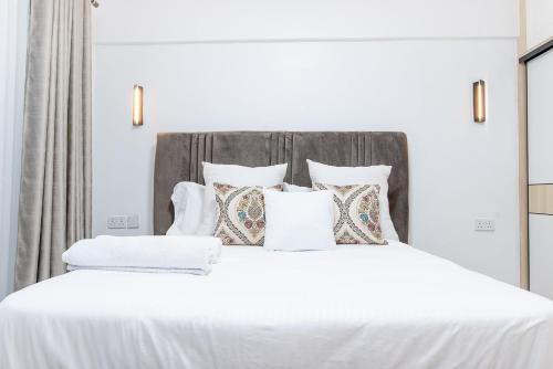 Fine living furnished apartment