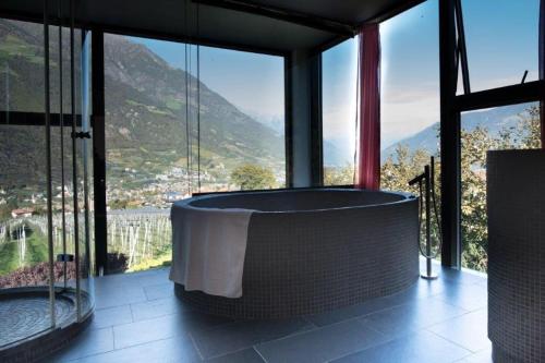 Außergewöhnlich! Villa! Lage! Kino! Weinkeller! .. cottage Merano