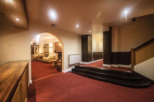 Norfolk Hotel - image 11