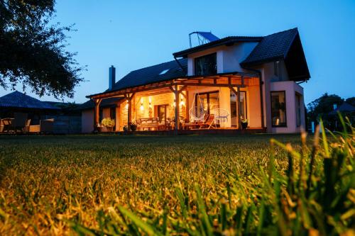 Vila Casa din gradina