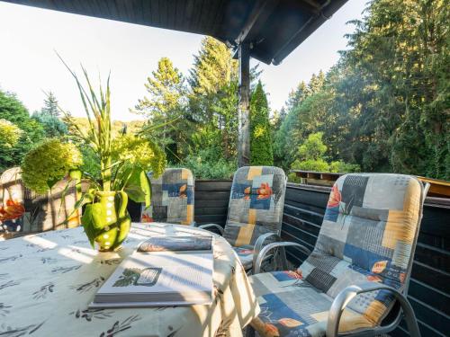  Bungalow with garden in Kaumberg near Vienna, Ferienwohnung in Kaumberg