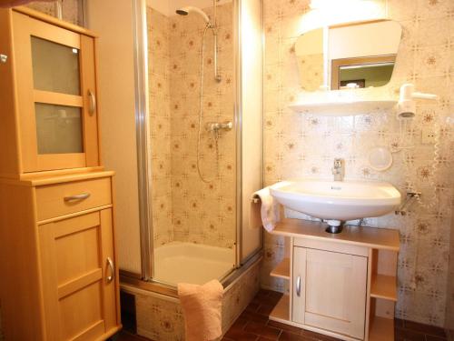 Apartment in Krispl near Hiking Trails