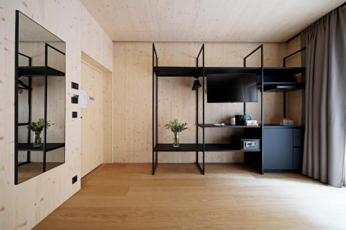 Numa Vienna Wood - image 4