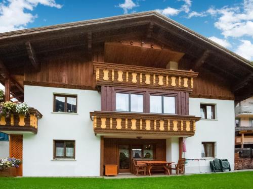 Lovely Apartment on Mountain Slope in Silbertal Austria - Silbertal