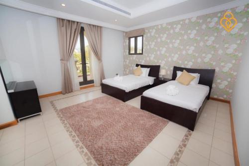Keysplease Palm Jumeirah Villa w/ Beach & pool