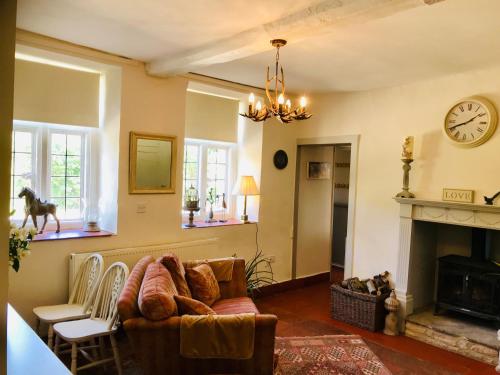 Buscot Manor - image 4