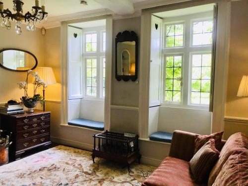 Buscot Manor - main image