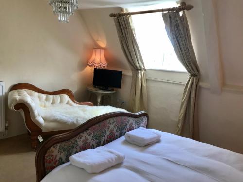 Buscot Manor - image 10