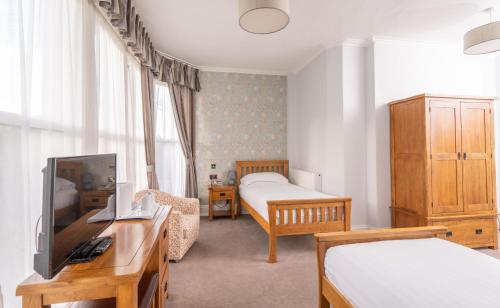 2 twin beds