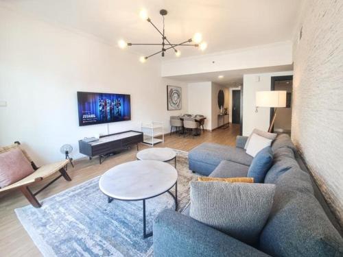 Luxurious 1 Bed with Marina Views close to Metro photo