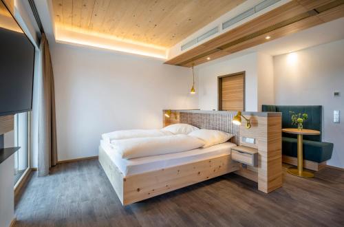 Hotel FrechDachs - main image