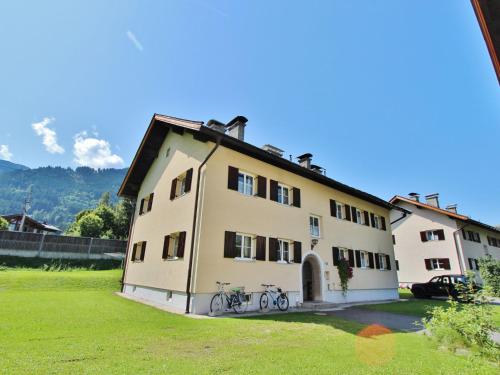 Charming Apartment in Kitzbuhel with Balcony Kitzbühel